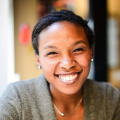 崔莉亚·纽贝尔 (Trillia Newbell)